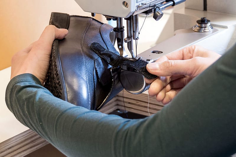 orthopedische schoen stikken